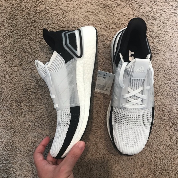 NWT ADIDAS ULTRABOOST 19 - Picture 4 of 6